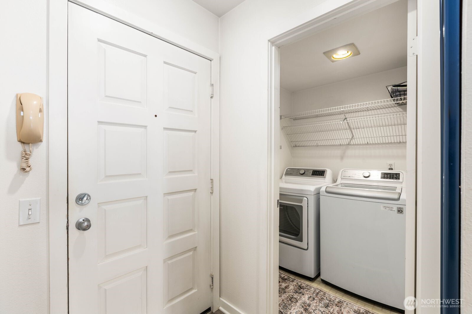 10237 Southeast 3rd Street, Unit 5 Bellevue, WA 98004 - Photo 14 of 35