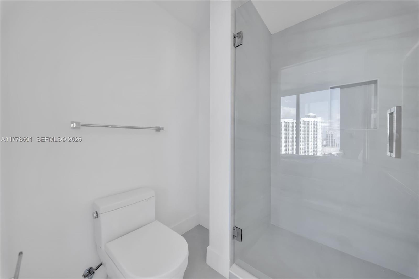 88 Southwest 7th Street, Unit 2411 Miami, FL 33130 - Photo 12 of 31