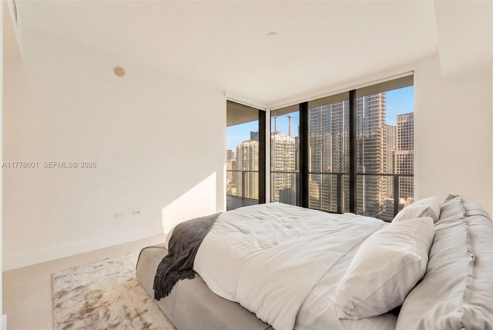 88 Southwest 7th Street, Unit 2411 Miami, FL 33130 - Photo 13 of 31