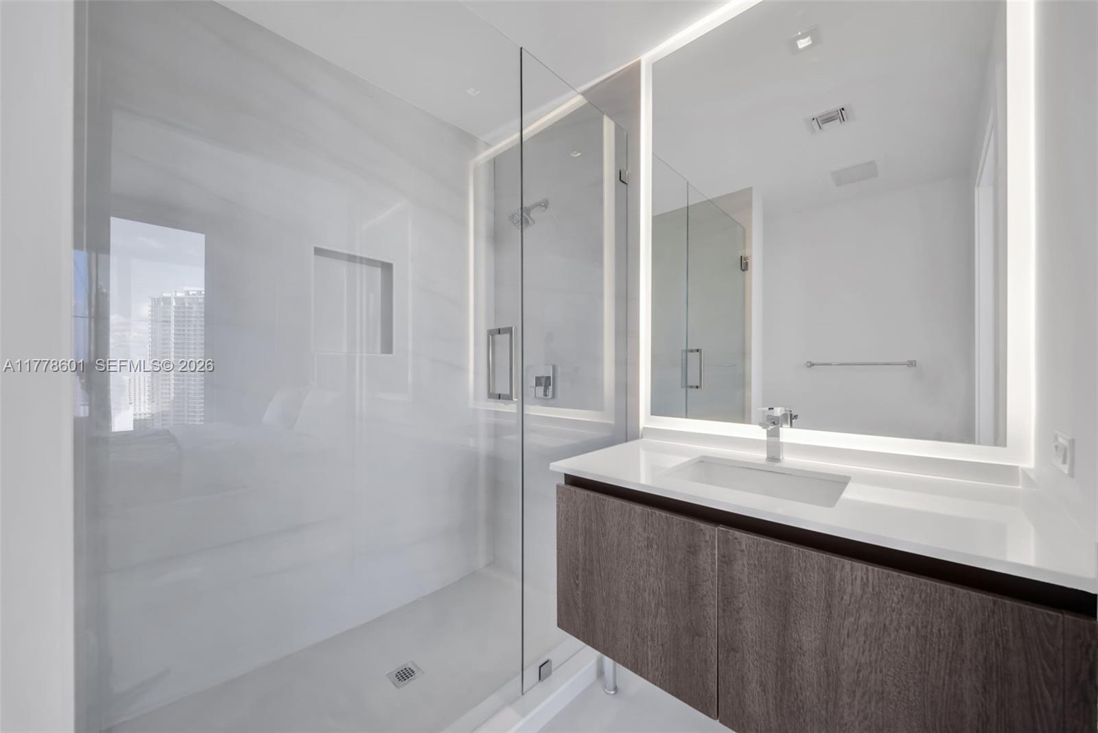 88 Southwest 7th Street, Unit 2411 Miami, FL 33130 - Photo 16 of 31