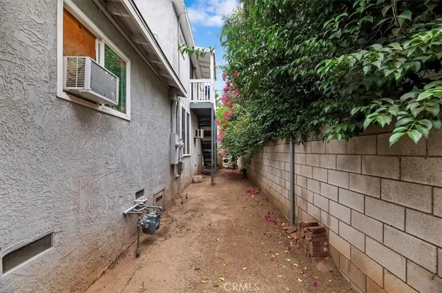 $650,000 | 323 East Colton Avenue, Redlands, CA 92374