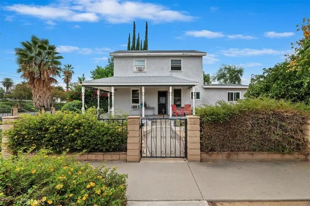 $650,000 | 323 East Colton Avenue, Redlands, CA 92374