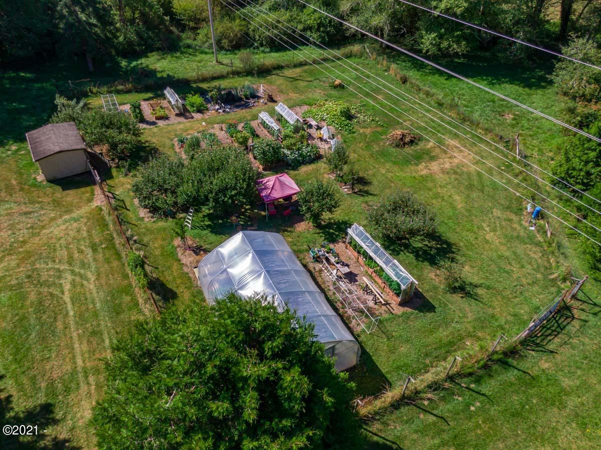 648 Olalla Road Toledo, OR 97391 - Photo 2 of 43 Garden