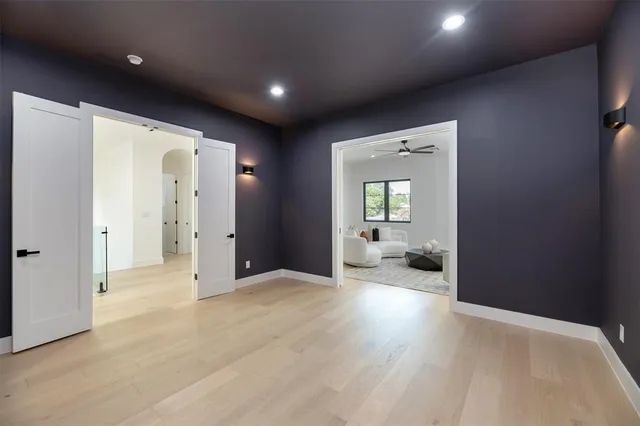 a view of livingroom with furniture