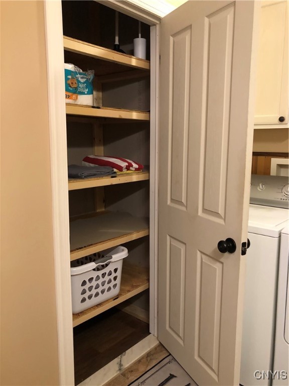 7107 Taft Avenue Rome, NY 13440 - Photo 29 of 37 SECOND LARGE BATHROOM LINEN CLOSET