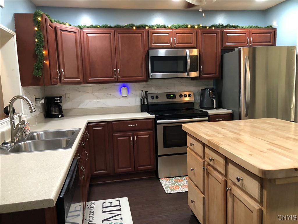 7107 Taft Avenue Rome, NY 13440 - Photo 7 of 37 BEAUTIFUL KITCHEN W-CHERRY CABINETS