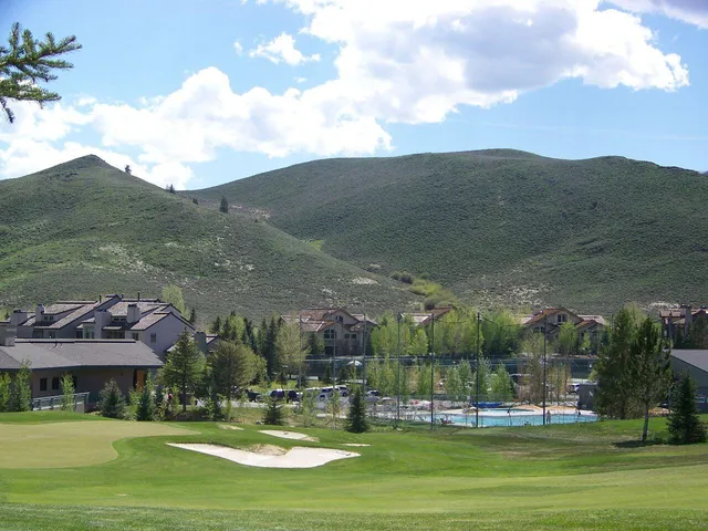 $975,000 | 2778 Sunburst Condo Drive, Sun Valley, ID 83353