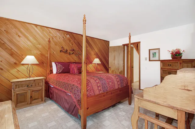 $975,000 | 2778 Sunburst Condo Drive, Sun Valley, ID 83353