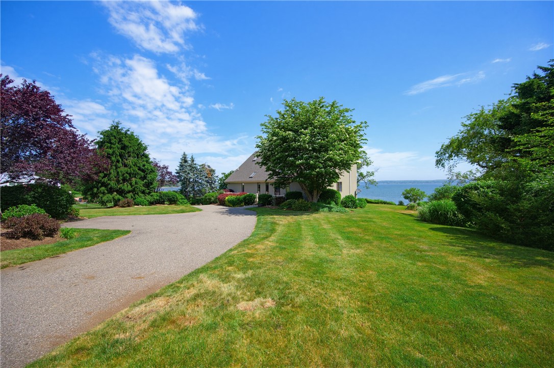 54 Oliver Hazard Perry Road Portsmouth, RI 02871 - Photo 2 of 28