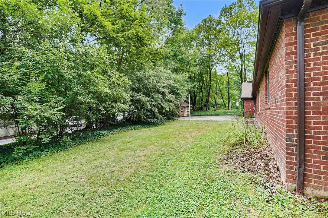 2381 Chatham Road Akron, OH 44313 - Photo 32 of 33 Gallery Image 32