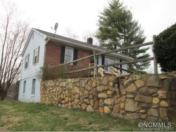 52 Star Ridge Road Canton, NC 28716 - Photo 3 of 18