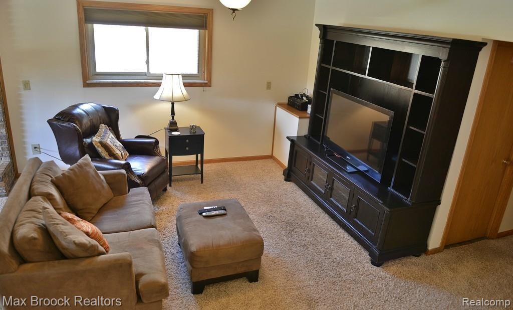 508 Rolling Green Circle Rochester Hills, MI 48309 - Photo 21 of 28 Gallery Image 21