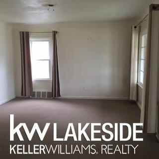 23063 Roxana Avenue Eastpointe, MI 48021 - Photo 2 of 15 31293940-1.JPG