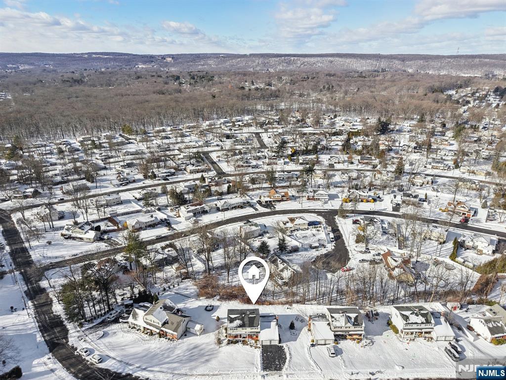 29 Joyce Drive Roxbury Township, NJ 07876 - Photo 31 of 31 an aerial view of a highlighted house