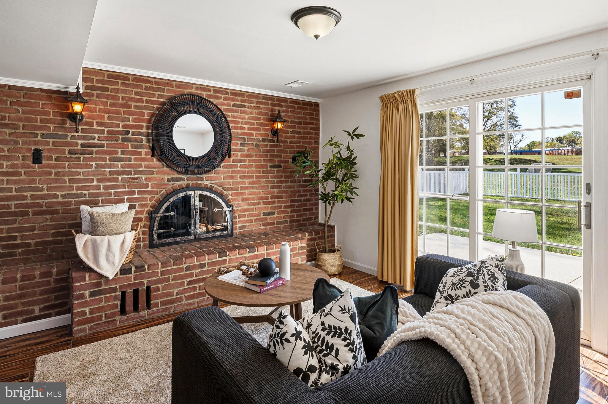 982 Fall Cir Way Gambrills, MD 21054 - Photo 22 of 32 a living room with furniture and a window