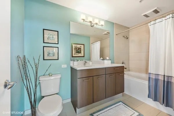 $3,800 | 659 West Randolph Street, Unit 709, Chicago, IL 60661