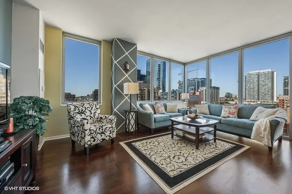$3,800 | 659 West Randolph Street, Unit 709, Chicago, IL 60661
