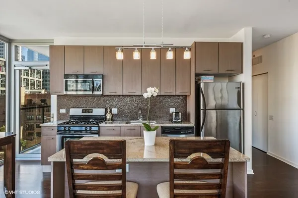 $3,800 | 659 West Randolph Street, Unit 709, Chicago, IL 60661