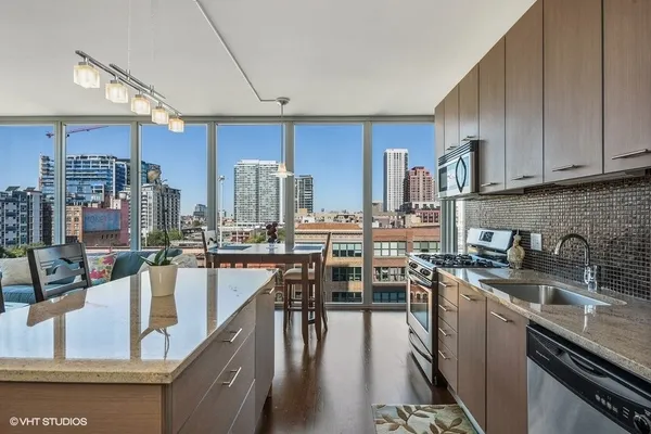 $3,800 | 659 West Randolph Street, Unit 709, Chicago, IL 60661