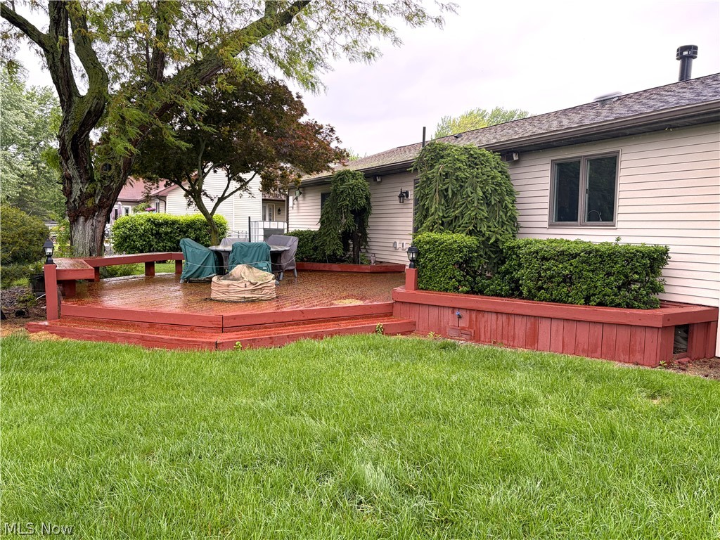 5508 McCartney Road Sandusky, OH 44870 - Photo 2 of 17 Deck