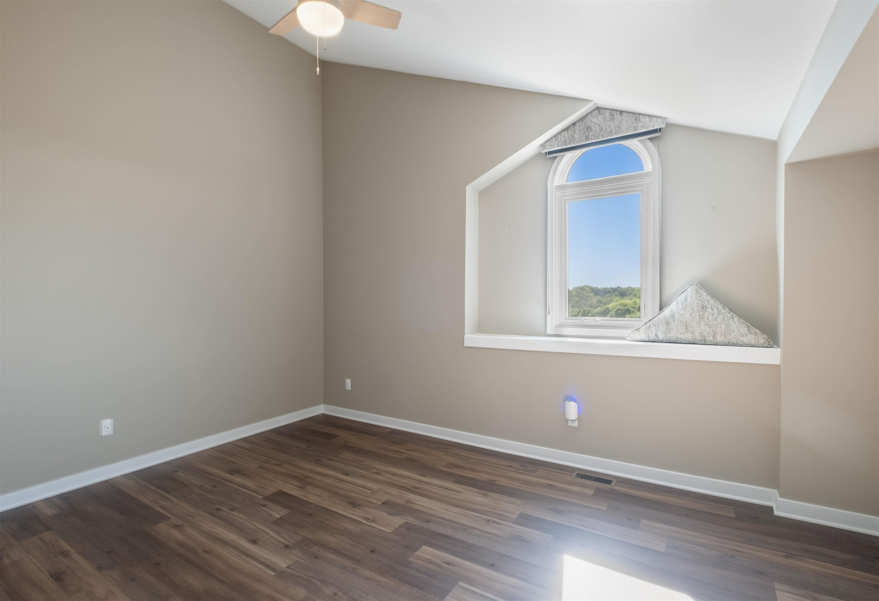 674 Summit Ridge Drive Milford, MI 48381 - Photo 13 of 32