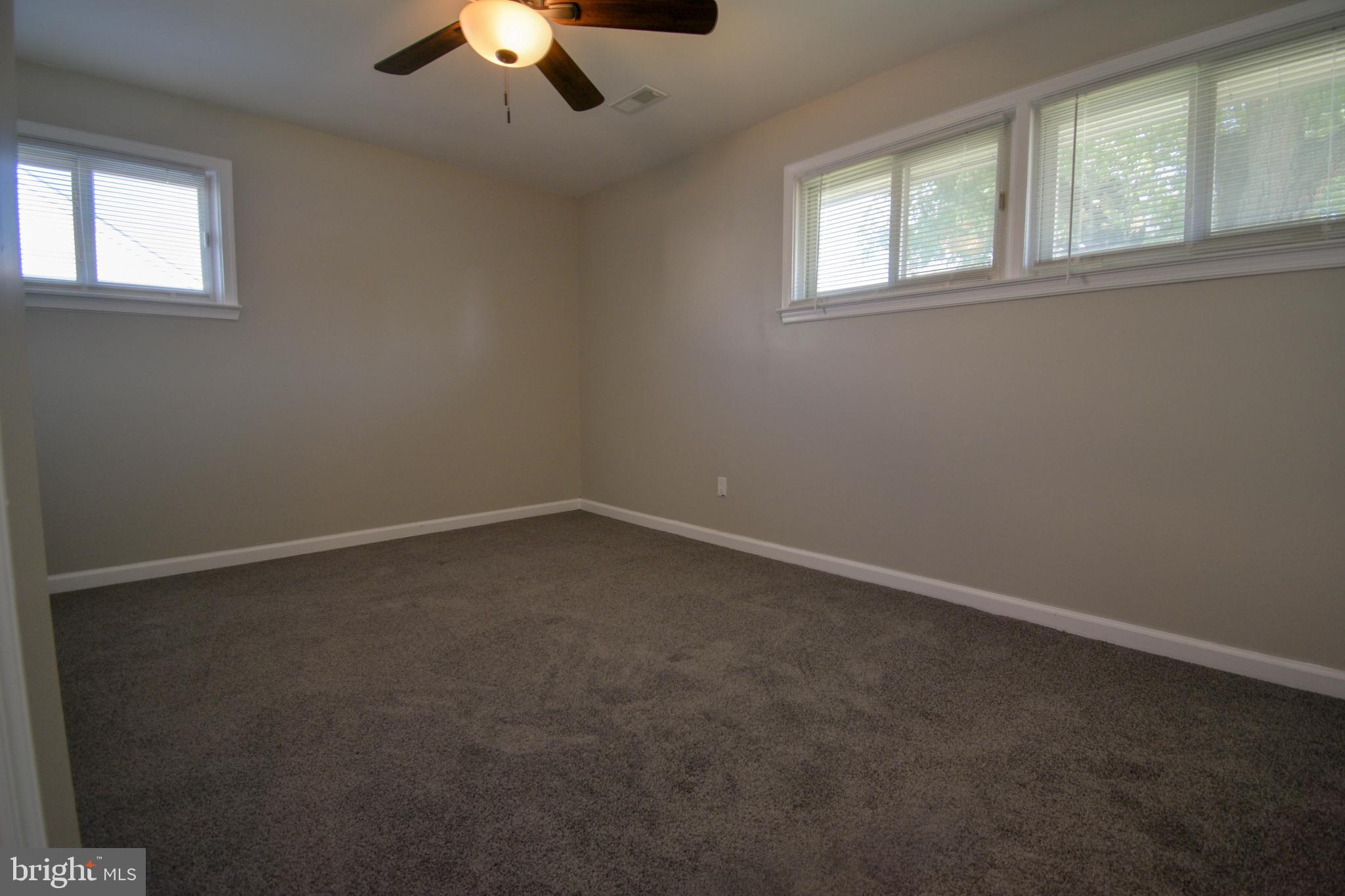 103 Louise Road New Castle, DE 19720 - Photo 10 of 19 Master Bedroom