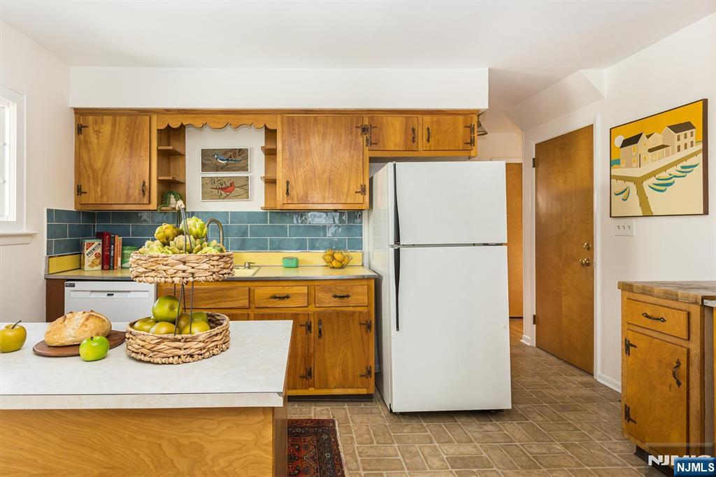 9 Glenfield Road Glen Ridge, NJ 07028 - Photo 23 of 45