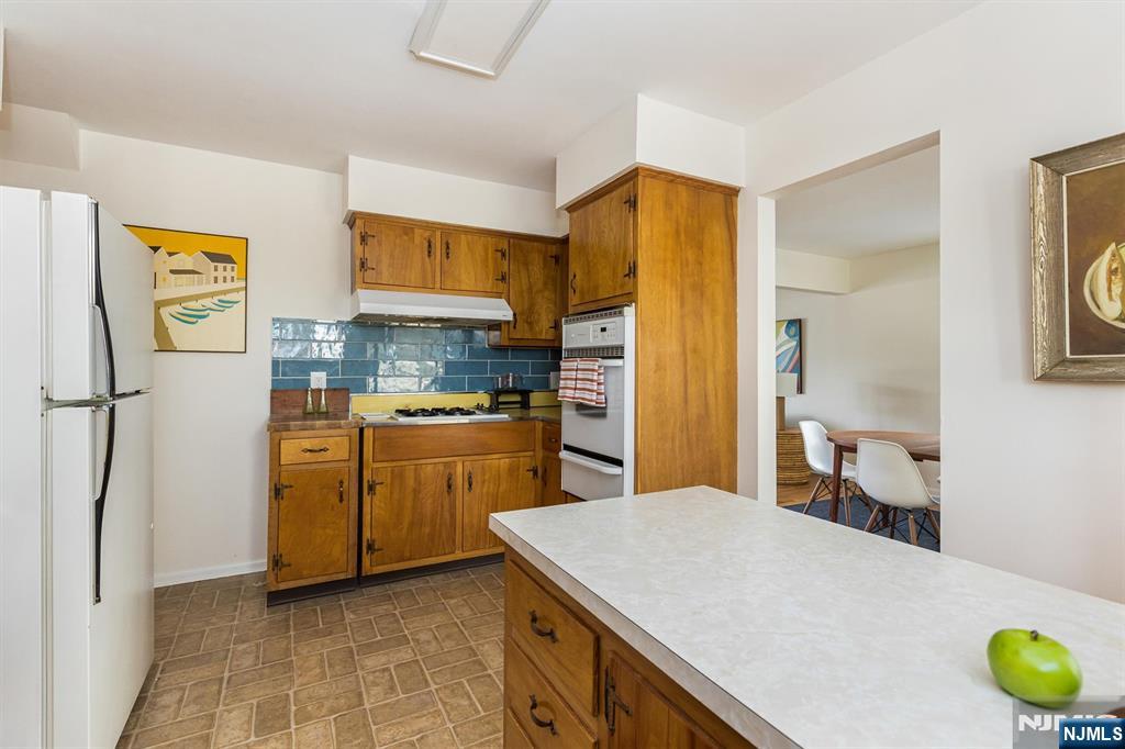 9 Glenfield Road Glen Ridge, NJ 07028 - Photo 26 of 45