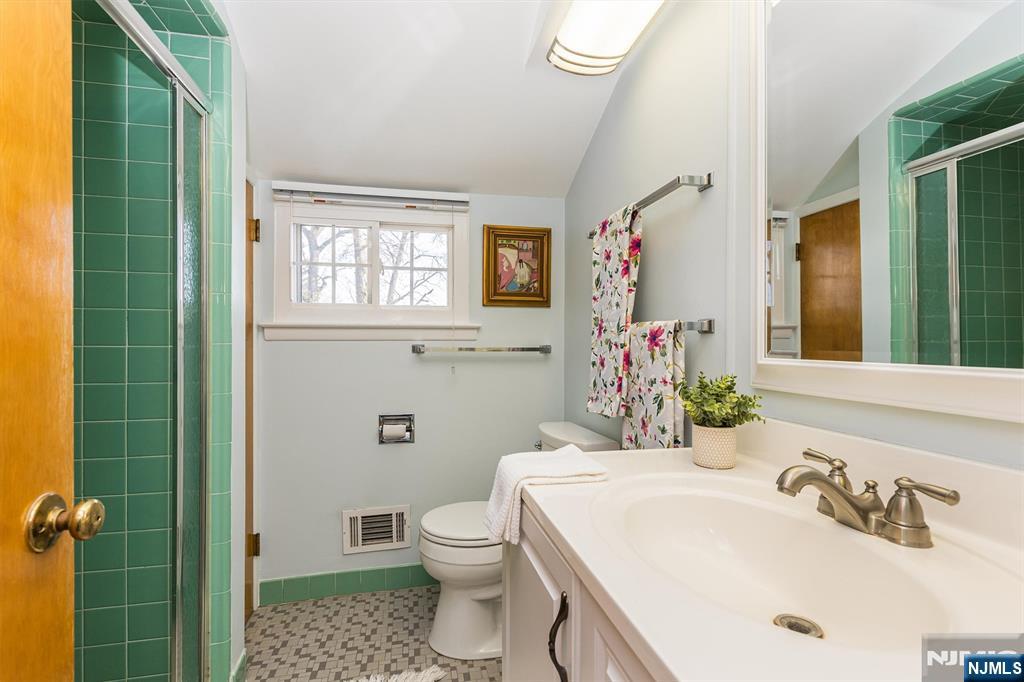 9 Glenfield Road Glen Ridge, NJ 07028 - Photo 38 of 45