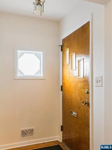 $899,000 | 9 Glenfield Road, Glen Ridge, NJ 07028