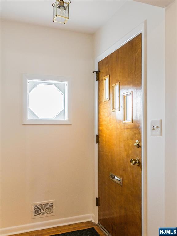 9 Glenfield Road Glen Ridge, NJ 07028 - Photo 4 of 45