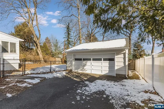 $899,000 | 9 Glenfield Road, Glen Ridge, NJ 07028