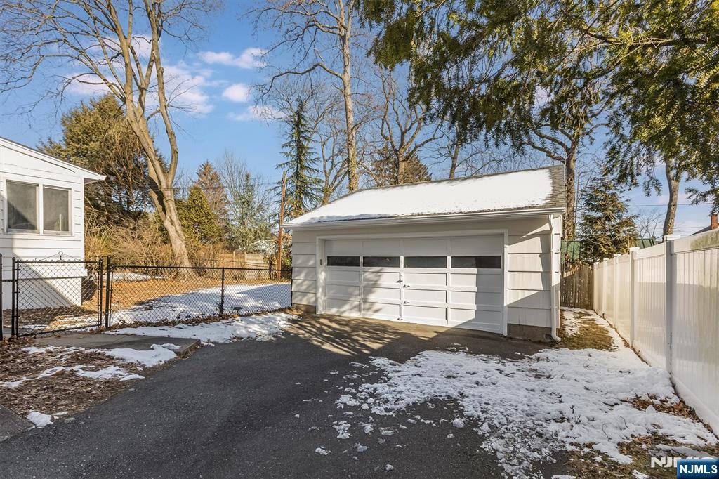 9 Glenfield Road Glen Ridge, NJ 07028 - Photo 43 of 45