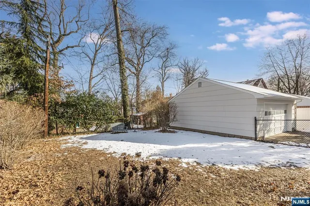 $899,000 | 9 Glenfield Road, Glen Ridge, NJ 07028