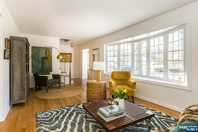 $899,000 | 9 Glenfield Road, Glen Ridge, NJ 07028