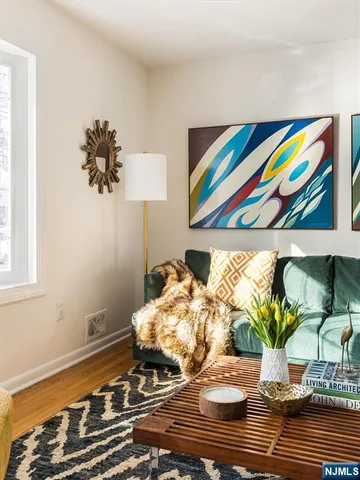 $899,000 | 9 Glenfield Road, Glen Ridge, NJ 07028