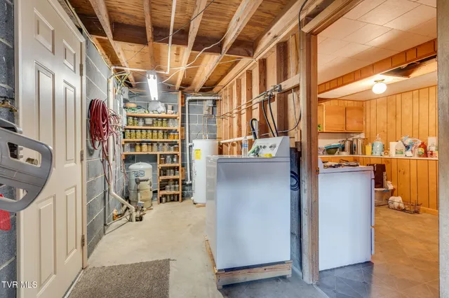 $350,000 | 186 Ridgewood Drive, Fort Blackmore, VA 24250