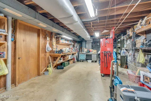 $350,000 | 186 Ridgewood Drive, Fort Blackmore, VA 24250