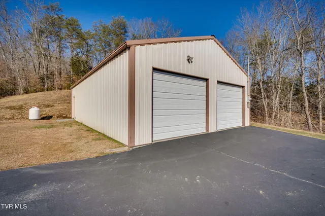 $350,000 | 186 Ridgewood Drive, Fort Blackmore, VA 24250