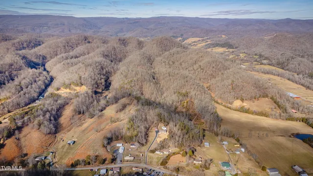 $350,000 | 186 Ridgewood Drive, Fort Blackmore, VA 24250