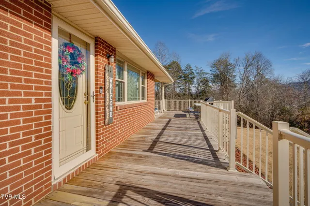 $350,000 | 186 Ridgewood Drive, Fort Blackmore, VA 24250