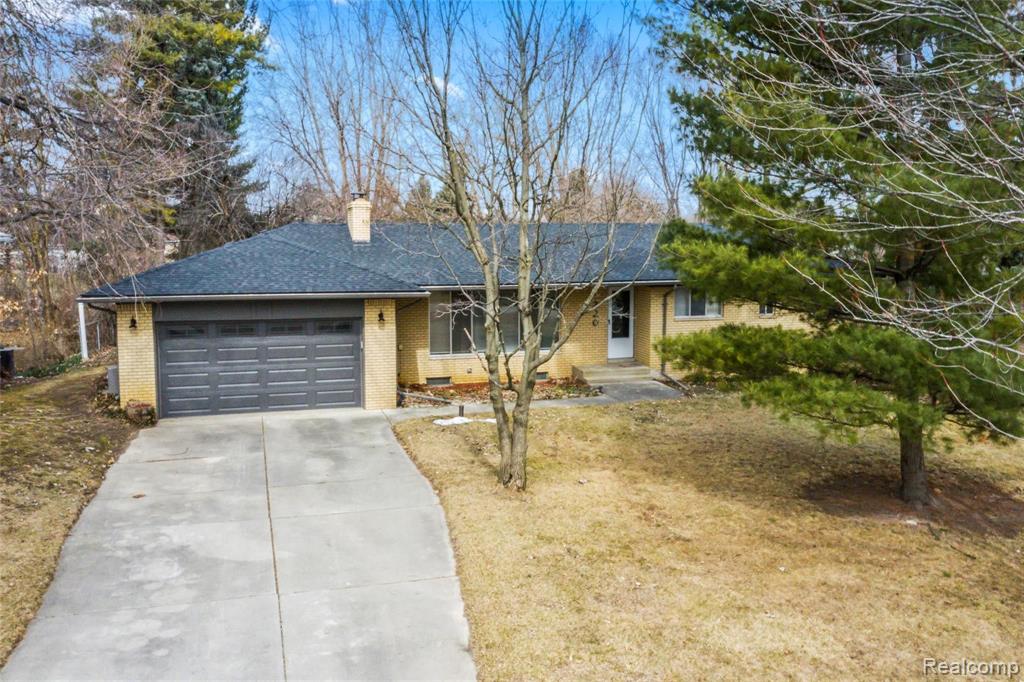 220 Boyken Road Rochester Hills, MI 48307 - Photo 3 of 24
