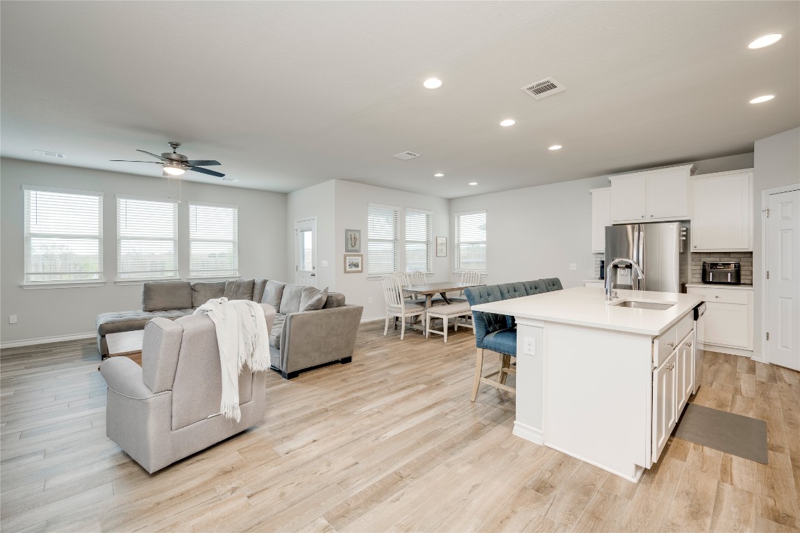 11813 Caithness Way Austin, TX 78653 - Photo 2 of 40