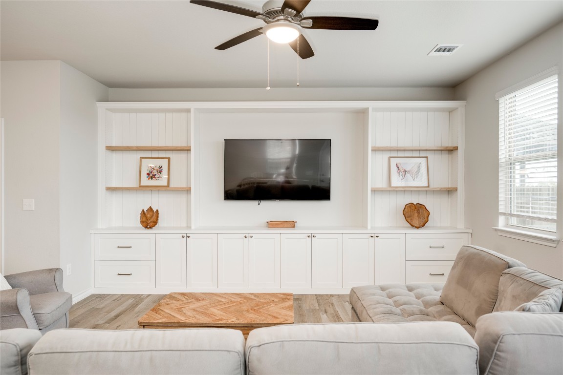 11813 Caithness Way Austin, TX 78653 - Photo 4 of 40