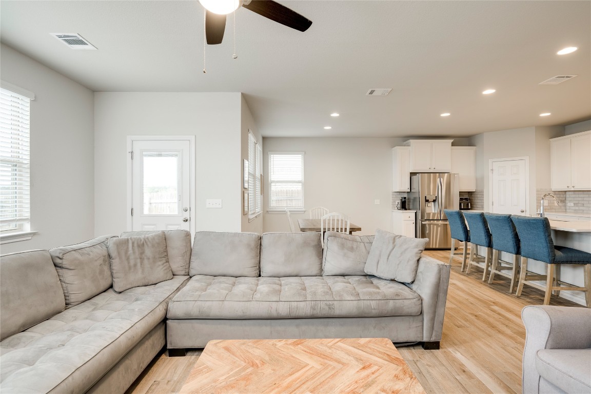 11813 Caithness Way Austin, TX 78653 - Photo 6 of 40