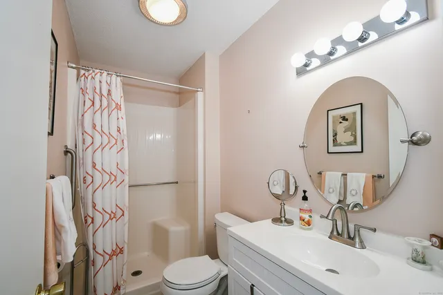 $344,900 | 3 Pilgrims Harbor, Unit A, Wallingford, CT 06492