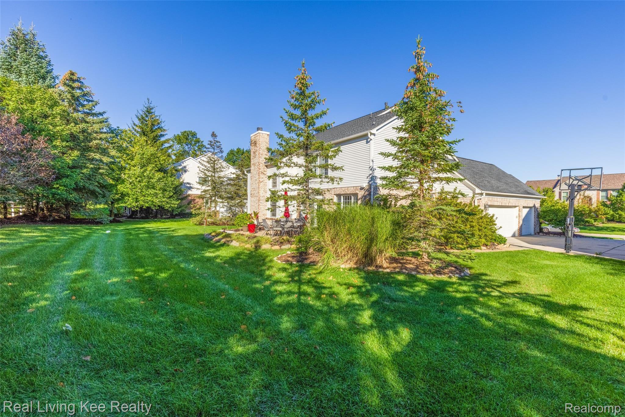 4210 Holly Lane Rochester, MI 48306 - Photo 39 of 44 4210 Holly Lane-44.jpg