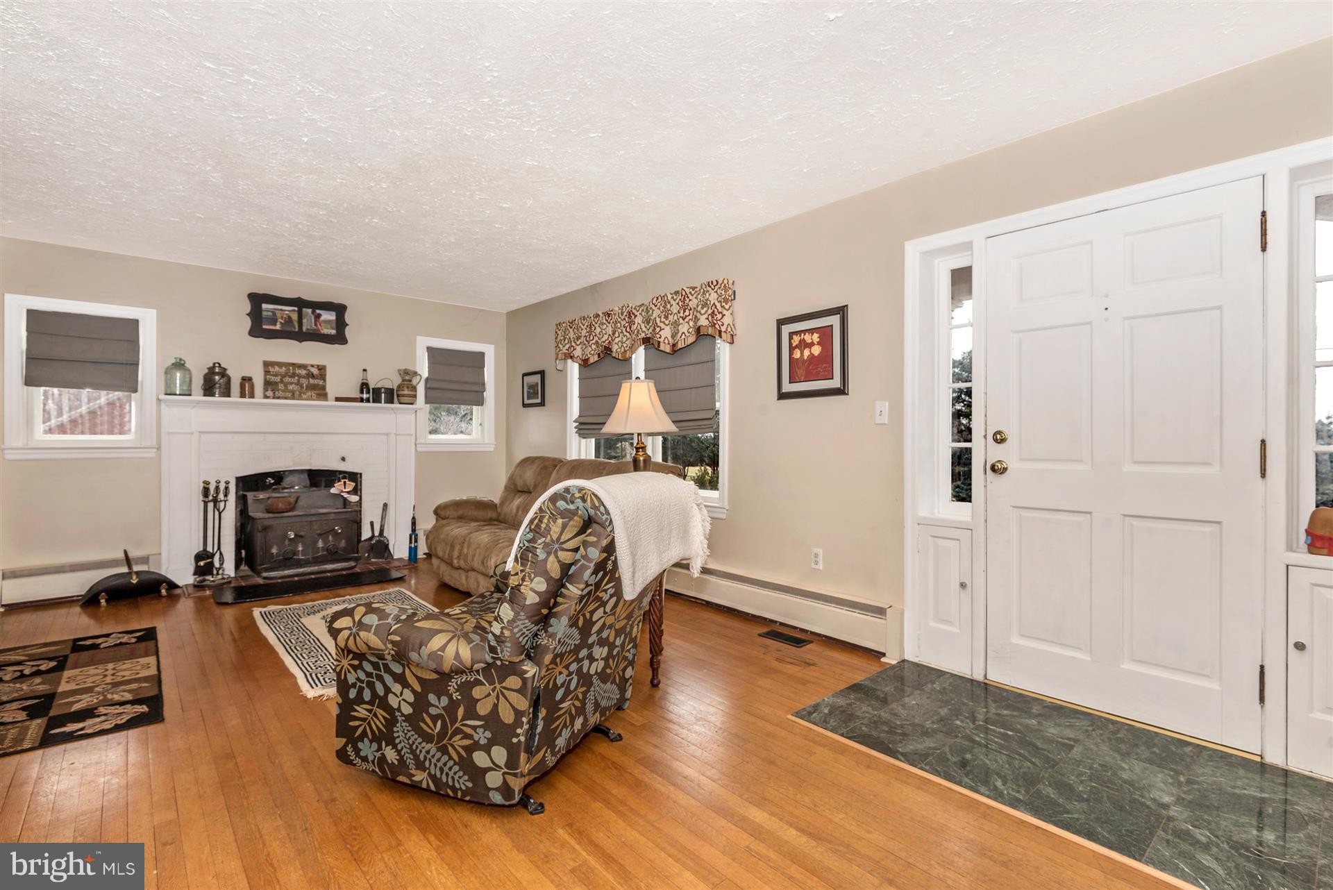 10748 Green Valley Road Union Bridge, MD 21791 - Photo 3 of 30 Foyer