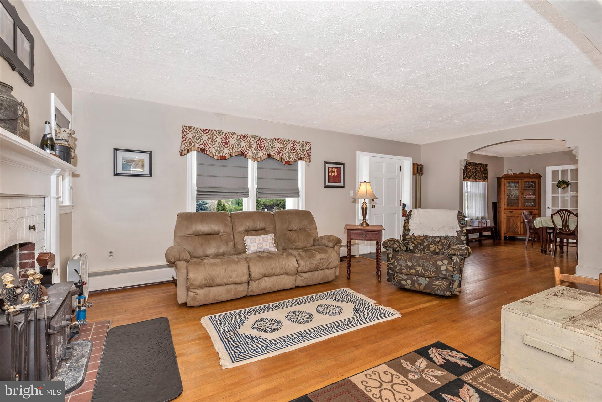 10748 Green Valley Road Union Bridge, MD 21791 - Photo 4 of 30 Living Room