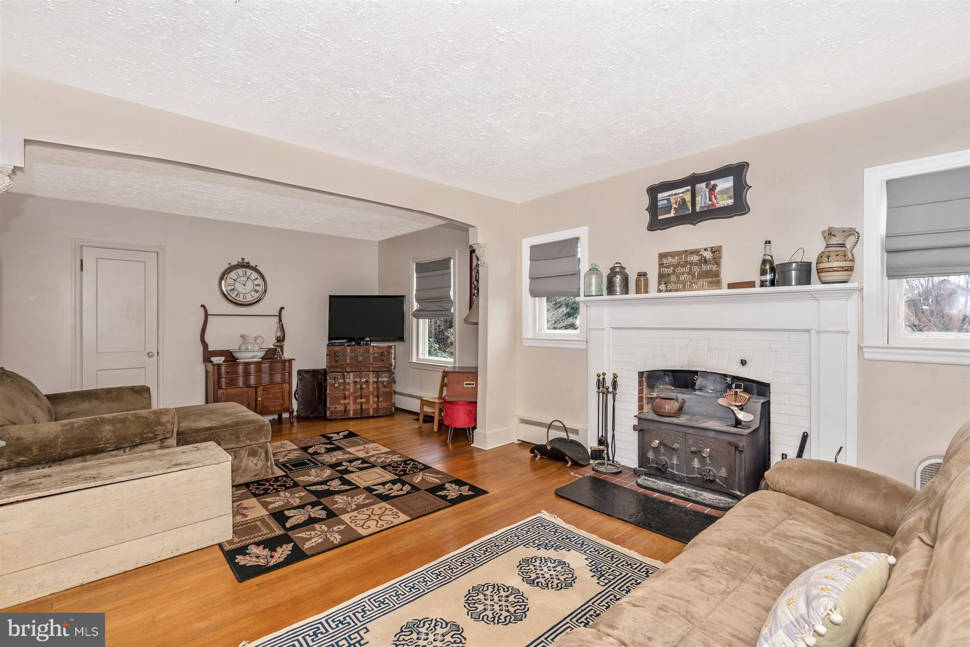 10748 Green Valley Road Union Bridge, MD 21791 - Photo 5 of 30 Living Room